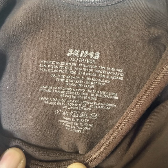 SKIMS Seamless Sculpt Thong Bodysuit Espresso Brown Size XS Stretchy NWOT - Picture 11 of 11